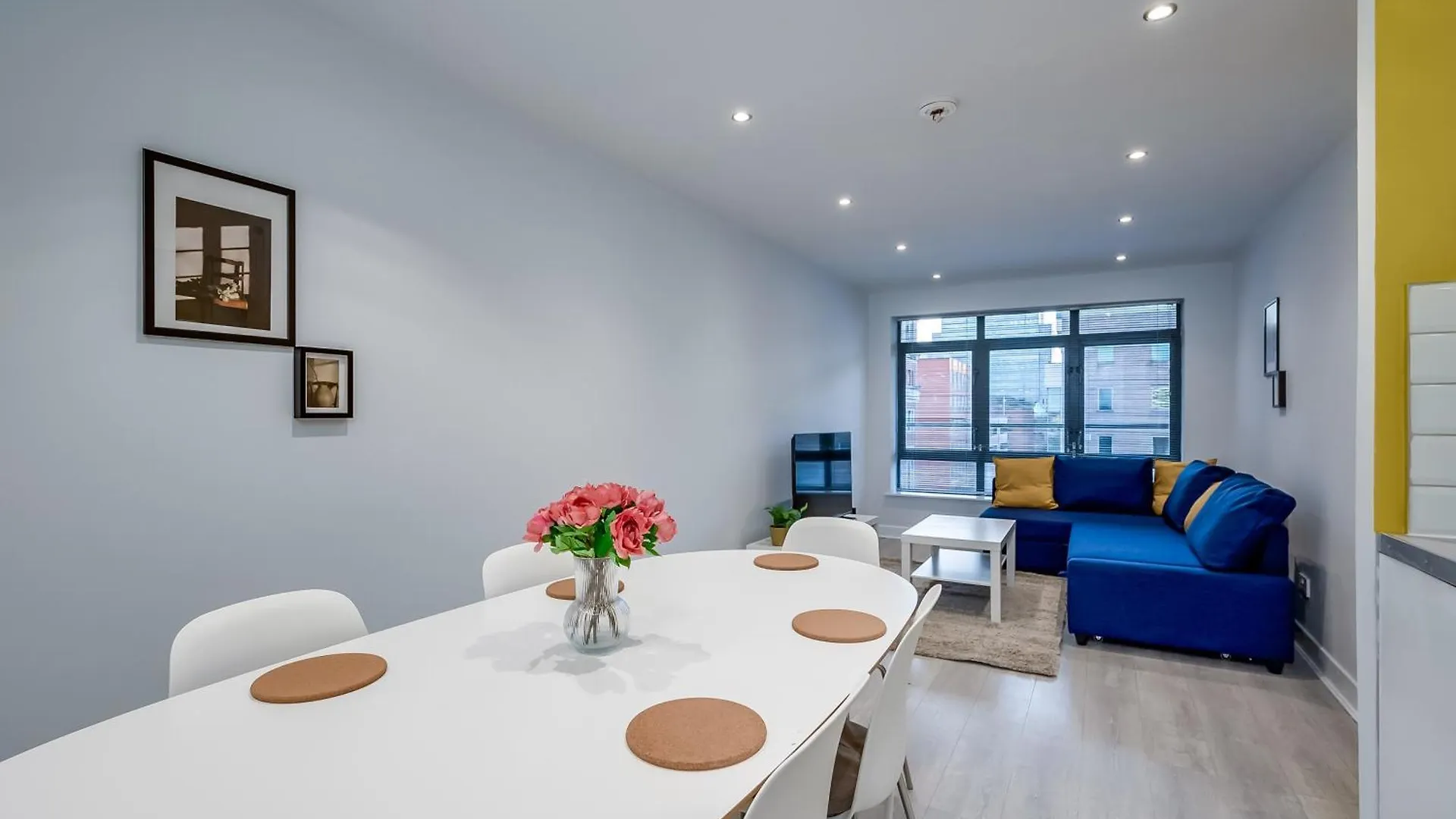 Belfast City Apartment With Free Parking!