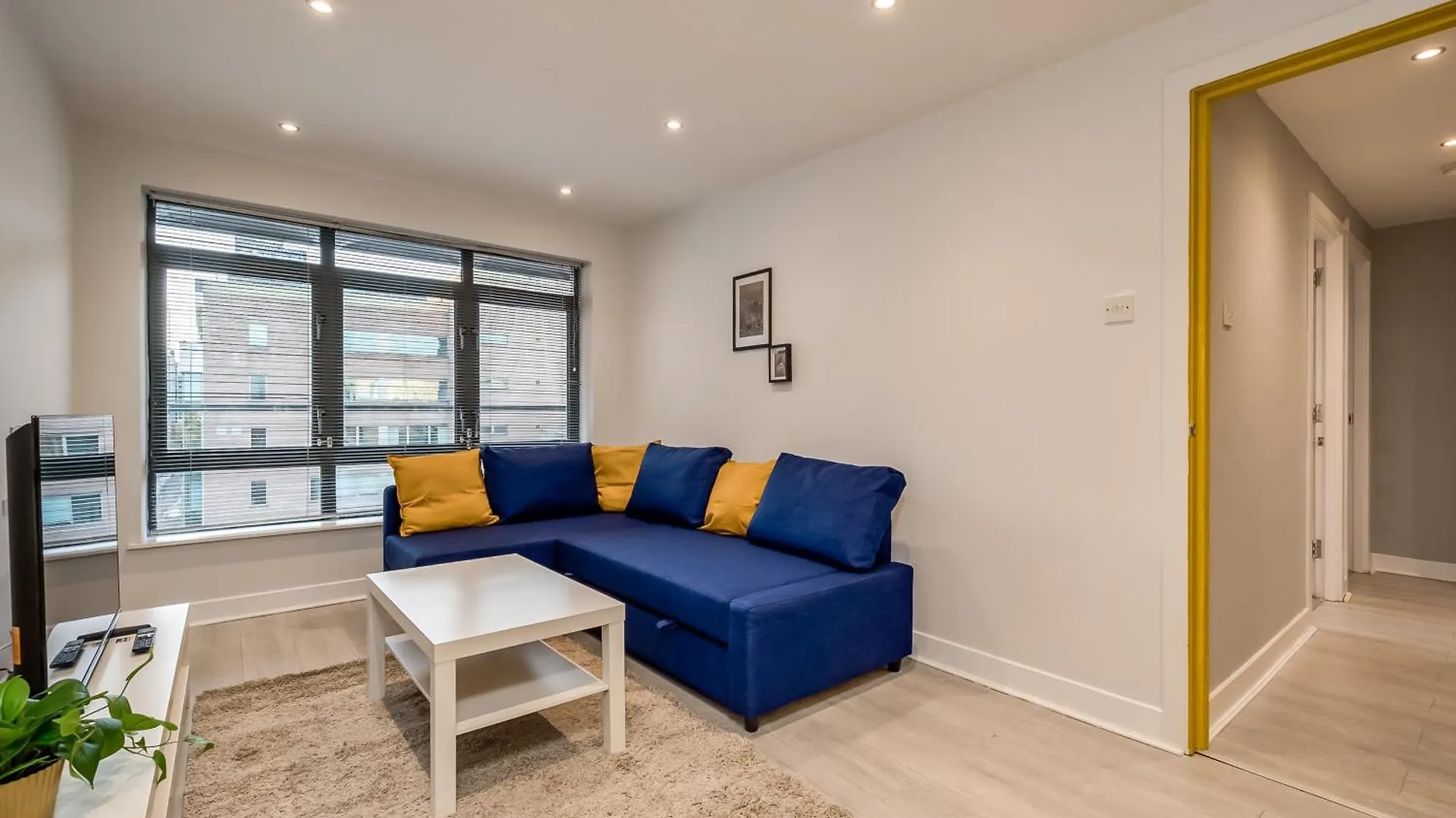 Belfast City Apartment With Free Parking!