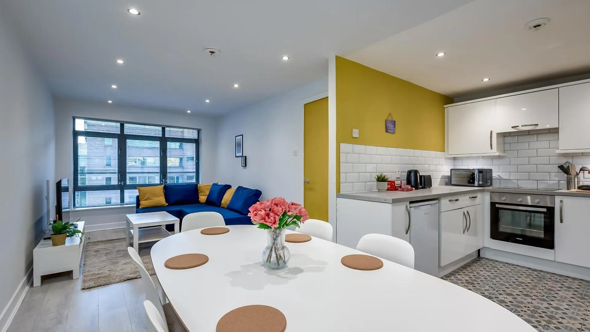 Belfast City Apartment With Free Parking!