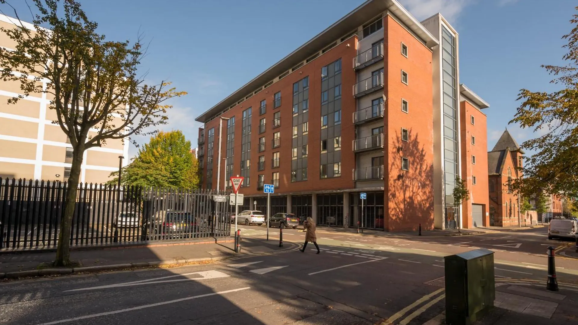 Belfast City Apartment With Free Parking!